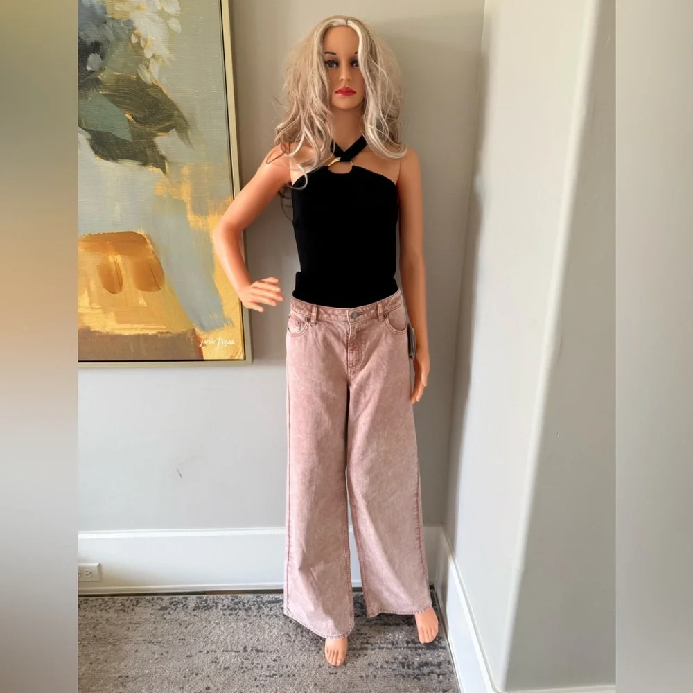 NWT Michael Kors Gorgeous and Stylish Wide-Leg Jeans in Gorgeous Dusty Pink! - Picture 7 of 13